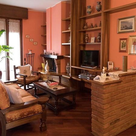A Casa Di Anna, Elegant Flat In Cremona Apartment Exterior photo
