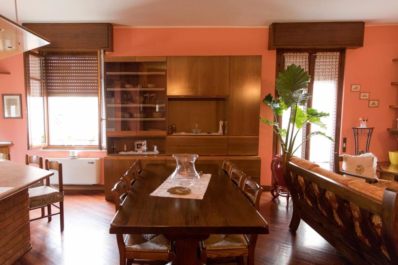 A Casa Di Anna, Elegant Flat In Cremona Apartment Exterior photo