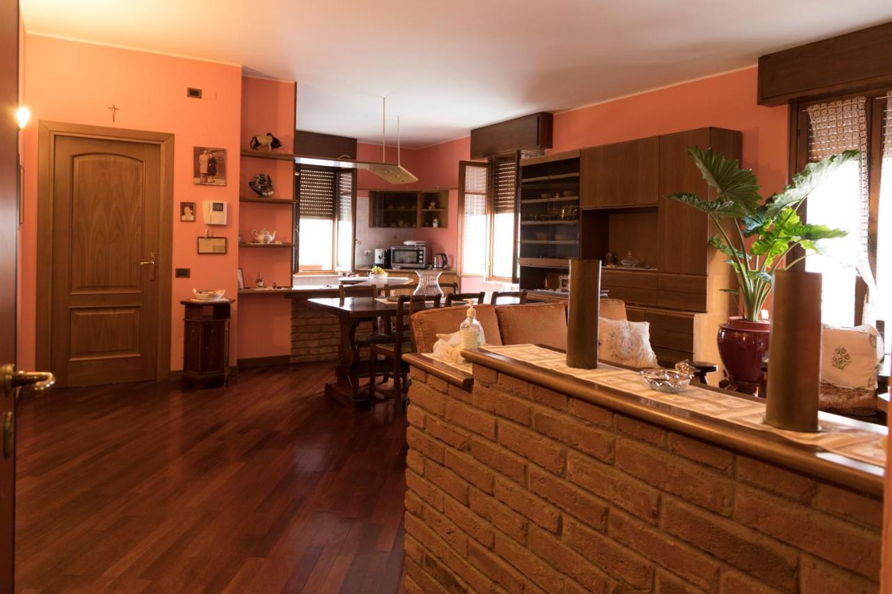 A Casa Di Anna, Elegant Flat In Cremona Apartment Exterior photo